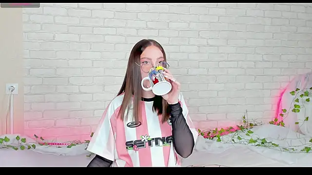 LinaKenny online show from 11-12-25, 05:28