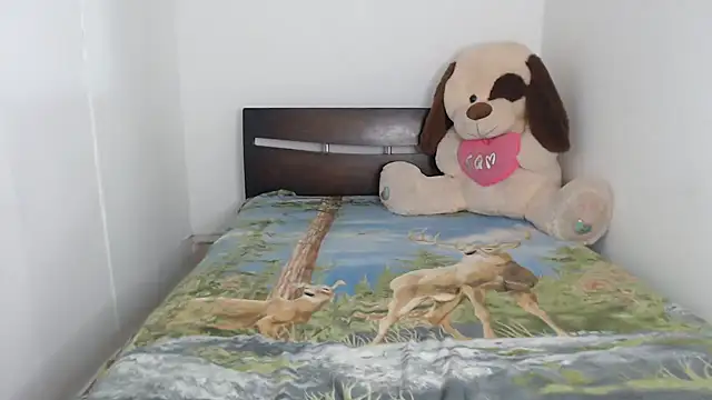 Snapshot of Valentina_Six chatting on 09-24-25, 01:24 Valentina Six online show from 09-24-25, 01:24