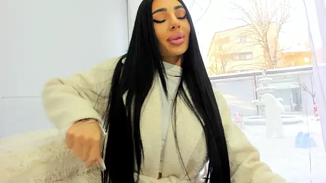 Britney Charm  online show from 01-15-26, 08:07