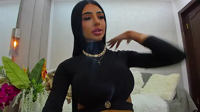 Snapshot of Britney_Charm_ chatting on 02-28-26, 07:19 Britney Charm online show from 02-28-26, 07:19