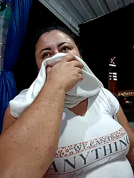 Monseratte21 online show from 12-15-25, 04:29