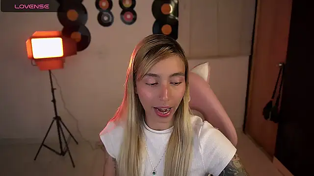 Saucy Jenn online show from 04-11-26, 03:47