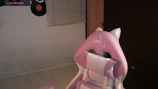 Snapshot of Saucy_Jenn chatting on 05-30-26, 03:24 Saucy Jenn online show from 05-30-26, 03:24