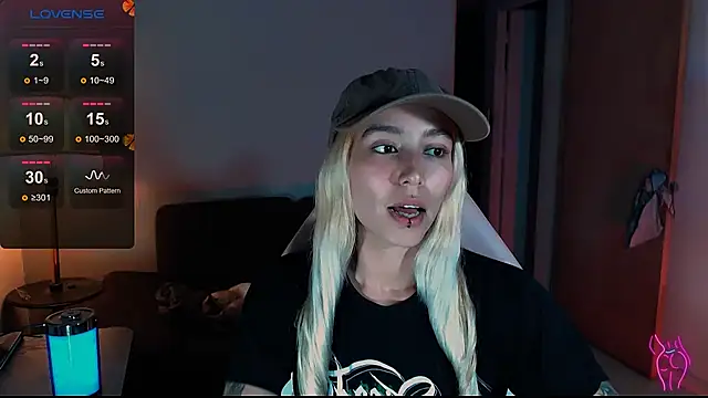 Snapshot of Saucy_Jenn chatting on 12-07-24, 02:25 Saucy Jenn online show from 12-07-24, 02:25