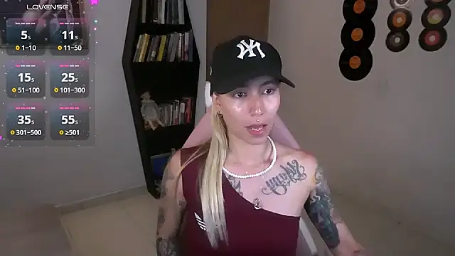 Snapshot of Saucy_Jenn chatting on 09-21-25, 11:10 Saucy Jenn online show from 09-21-25, 11:10