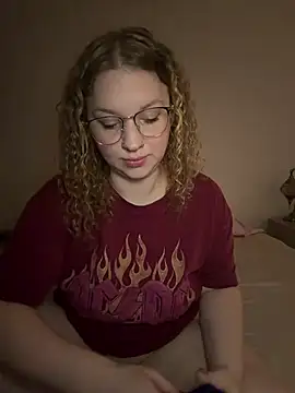 Snapshot of EmmieRae chatting on 02-02-26, 04:22 EmmieRae online show from 02-02-26, 04:22