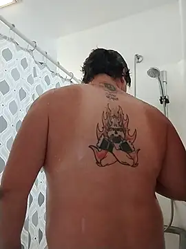 Snapshot of JGRisk chatting on 09-23-25, 12:23 JGRisk online show from 09-23-25, 12:23