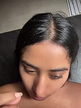 Valentinne z online show from 06-30-26, 07:52