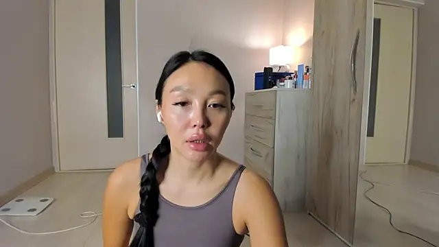 Snapshot of keiko_hot chatting on 05-12-26, 03:03 keiko hot online show from 05-12-26, 03:03