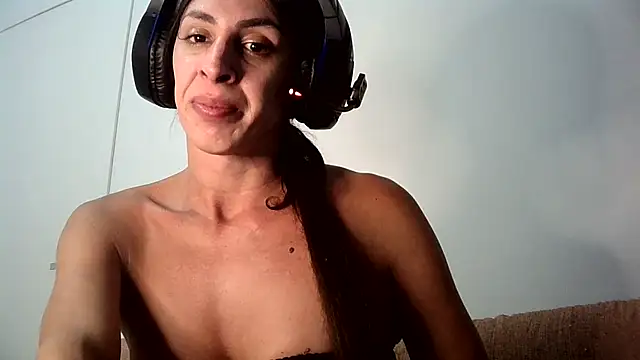 Snapshot of AlexiaDuucan chatting on 02-14-26, 12:11 AlexiaDuucan online show from 02-14-26, 12:11