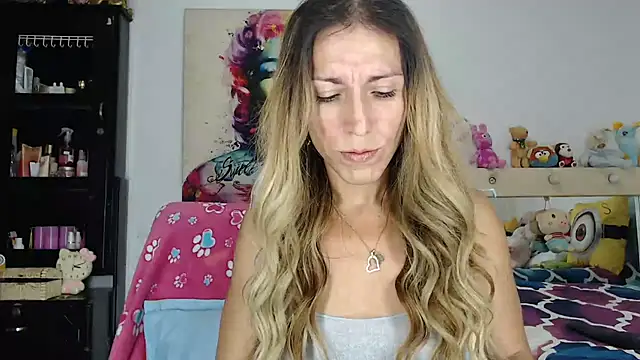 Snapshot of aleera_starxx982 chatting on 05-22-26, 05:05 aleera starxx982 online show from 05-22-26, 05:05