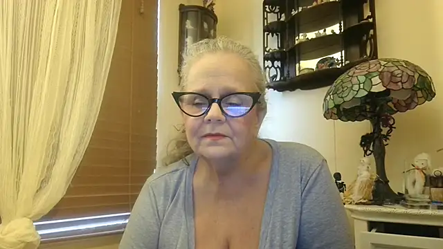 DestineeLoverGirl online show from 10-31-25, 01:08