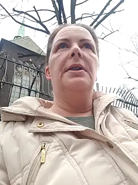 Snapshot of saharaheiss chatting on 03-01-25, 03:38 saharaheiss online show from 03-01-25, 03:38