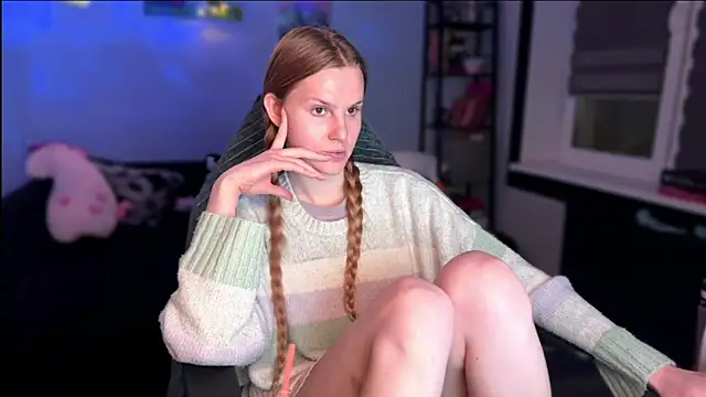 Chanel Gill online show from 12-21-25, 09:26