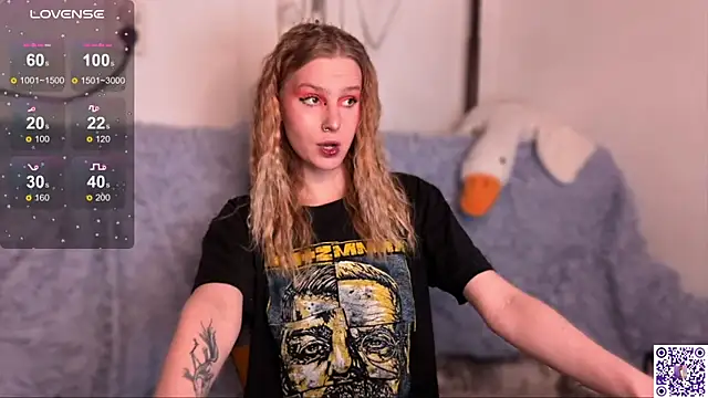 Chanel Gill online show from 10-25-25, 04:07