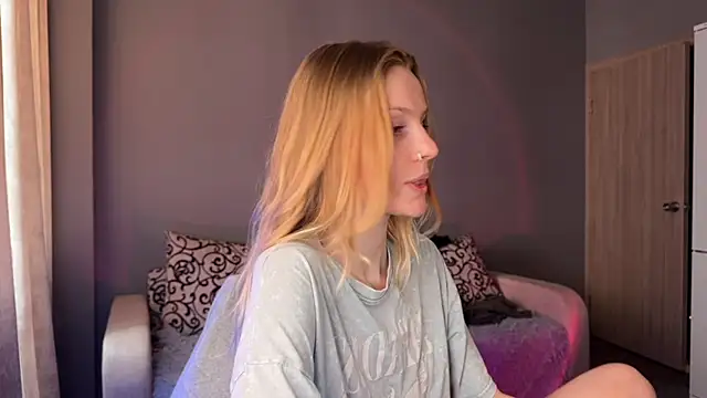 Chanel Gill online show from 09-18-25, 06:38