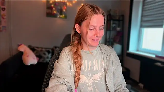 Chanel Gill online show from 12-16-25, 07:56