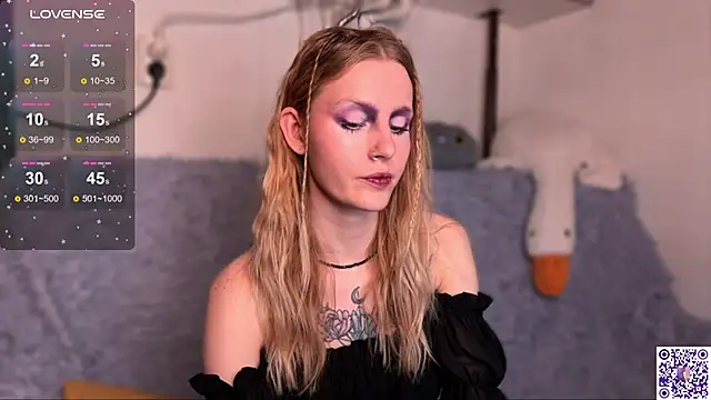 Chanel Gill online show from 10-26-25, 06:41