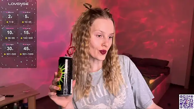 Chanel Gill online show from 09-28-25, 06:26