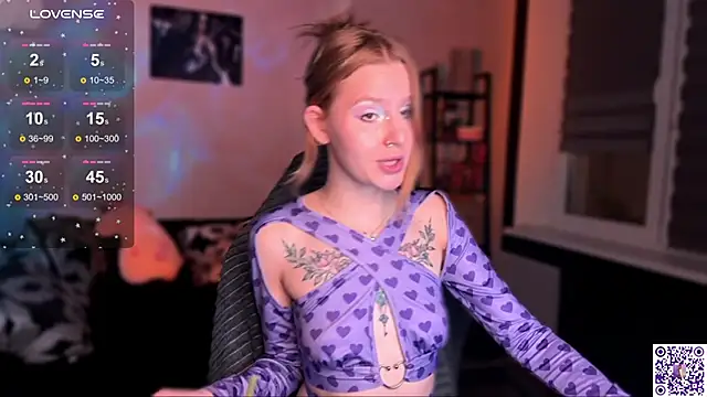 Chanel Gill online show from 11-24-25, 06:52