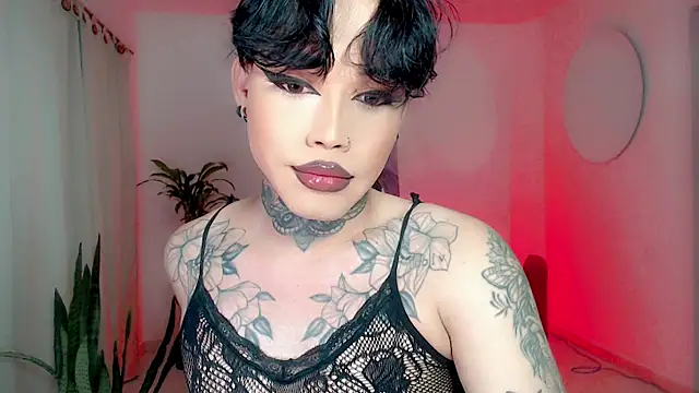 Snapshot of little_star_porn chatting on 01-10-26, 05:47 little star porn online show from 01-10-26, 05:47