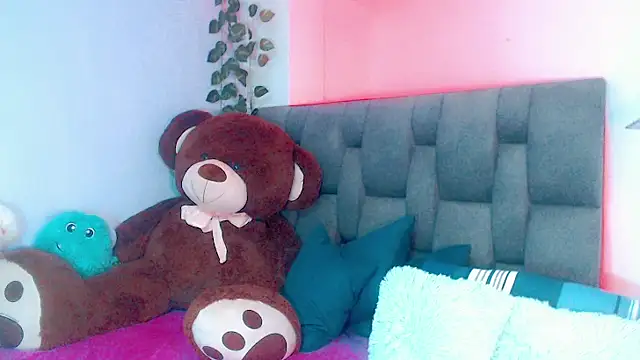 Snapshot of little_star_porn chatting on 03-11-25, 08:52 little star porn online show from 03-11-25, 08:52