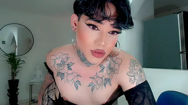 Snapshot of little_star_porn chatting on 09-12-25, 07:24 little star porn online show from 09-12-25, 07:24