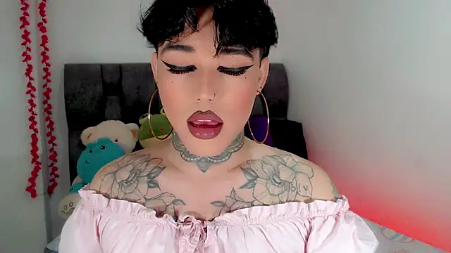 Snapshot of little_star_porn chatting on 10-10-25, 01:12 little star porn online show from 10-10-25, 01:12