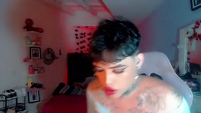 Snapshot of little_star_porn chatting on 03-15-25, 02:34 little star porn online show from 03-15-25, 02:34