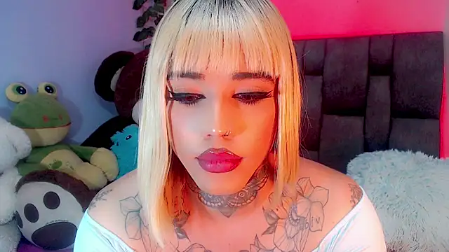 Snapshot of little_star_porn chatting on 03-07-25, 01:53 little star porn online show from 03-07-25, 01:53