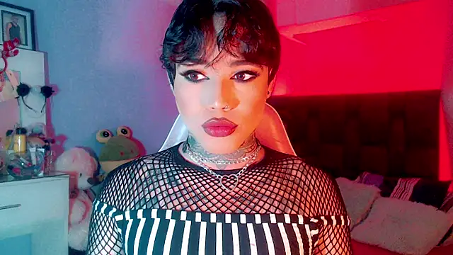 Snapshot of little_star_porn chatting on 03-06-25, 10:41 little star porn online show from 03-06-25, 10:41