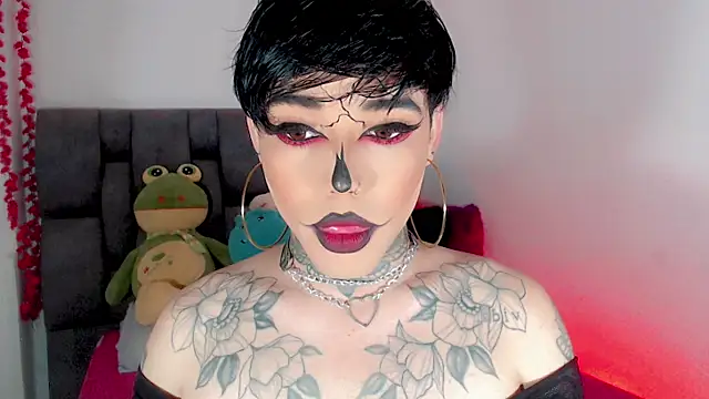 Snapshot of little_star_porn chatting on 10-31-25, 04:47 little star porn online show from 10-31-25, 04:47