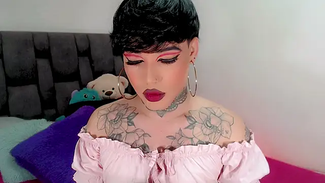 Snapshot of little_star_porn chatting on 10-02-25, 01:58 little star porn online show from 10-02-25, 01:58