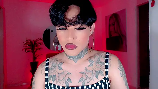 Snapshot of little_star_porn chatting on 12-15-25, 10:15 little star porn online show from 12-15-25, 10:15