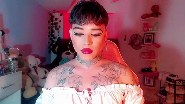 Snapshot of little_star_porn chatting on 03-13-25, 07:42 little star porn online show from 03-13-25, 07:42