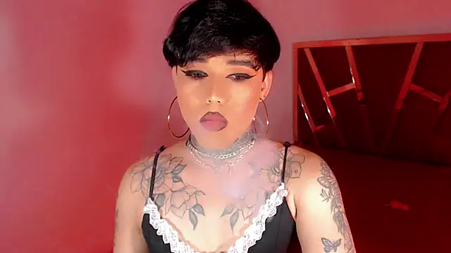 Snapshot of little_star_porn chatting on 10-27-25, 02:45 little star porn online show from 10-27-25, 02:45