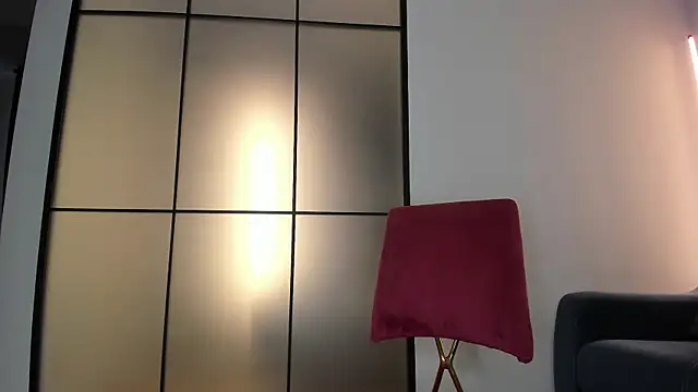 Lunaonekiss online show from 10-13-25, 11:34