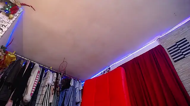 hornytsblonde online show from 12-18-25, 02:10