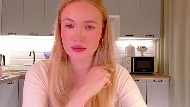 Veronika Mitchel online show from 03-31-26, 04:20