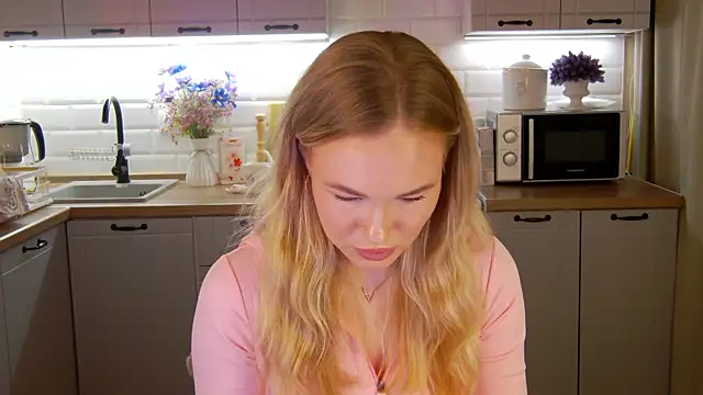 Veronika Mitchel online show from 10-19-25, 12:30