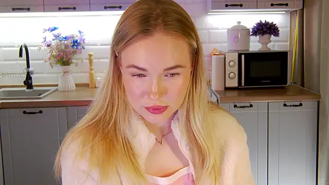 Veronika Mitchel online show from 09-30-25, 05:41