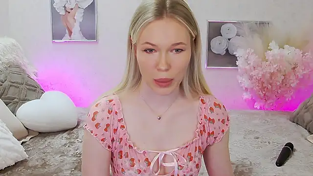 Veronika Mitchel online show from 03-20-25, 03:14