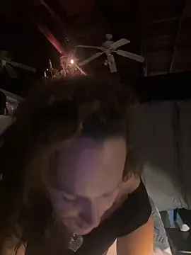 Snapshot of Hiswifie chatting on 12-30-24, 09:48 Hiswifie online show from 12-30-24, 09:48