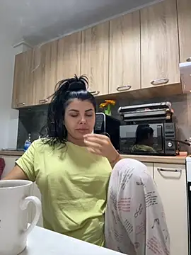 Snapshot of Scarlett-Dream chatting on 10-02-25, 05:00 Scarlett-Dream online show from 10-02-25, 05:00