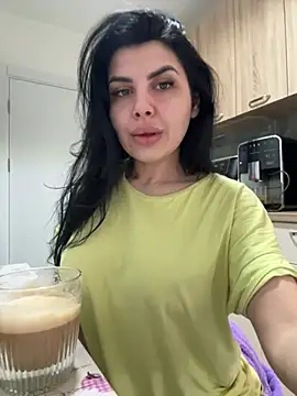 Snapshot of Scarlett-Dream chatting on 02-24-25, 06:38 Scarlett-Dream online show from 02-24-25, 06:38