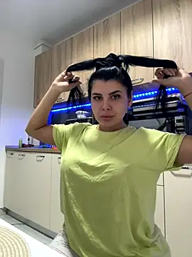 Snapshot of Scarlett-Dream chatting on 10-14-25, 05:41 Scarlett-Dream online show from 10-14-25, 05:41
