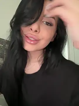 Snapshot of Scarlett-Dream chatting on 03-03-25, 10:17 Scarlett-Dream online show from 03-03-25, 10:17