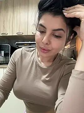 Snapshot of Scarlett-Dream chatting on 01-26-25, 01:58 Scarlett-Dream online show from 01-26-25, 01:58