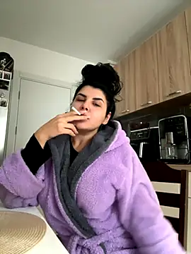 Snapshot of Scarlett-Dream chatting on 10-01-25, 05:23 Scarlett-Dream online show from 10-01-25, 05:23