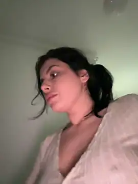 Snapshot of Scarlett-Dream chatting on 02-13-25, 02:09 Scarlett-Dream online show from 02-13-25, 02:09